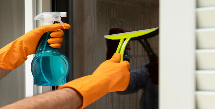 The Benefits of Glass Cleaner Trigger Sprayers