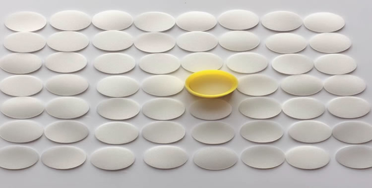 Plastic-Closures-for-Lubricants